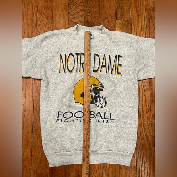 Vintage Notre Dame Fightin Irish Football Sweatshirt Large Grey Crewneck TNT - Picture 6 of 9